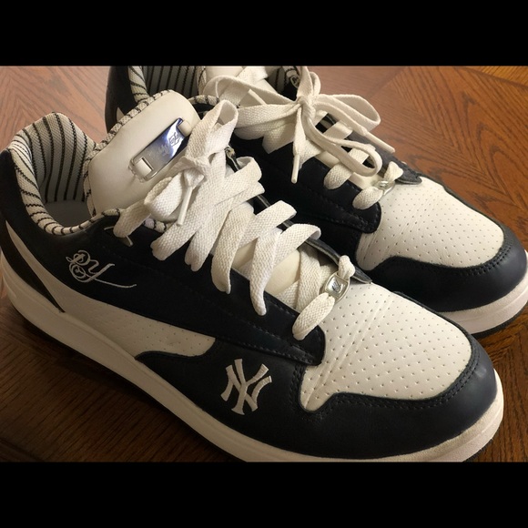 reebok yankees sneakers